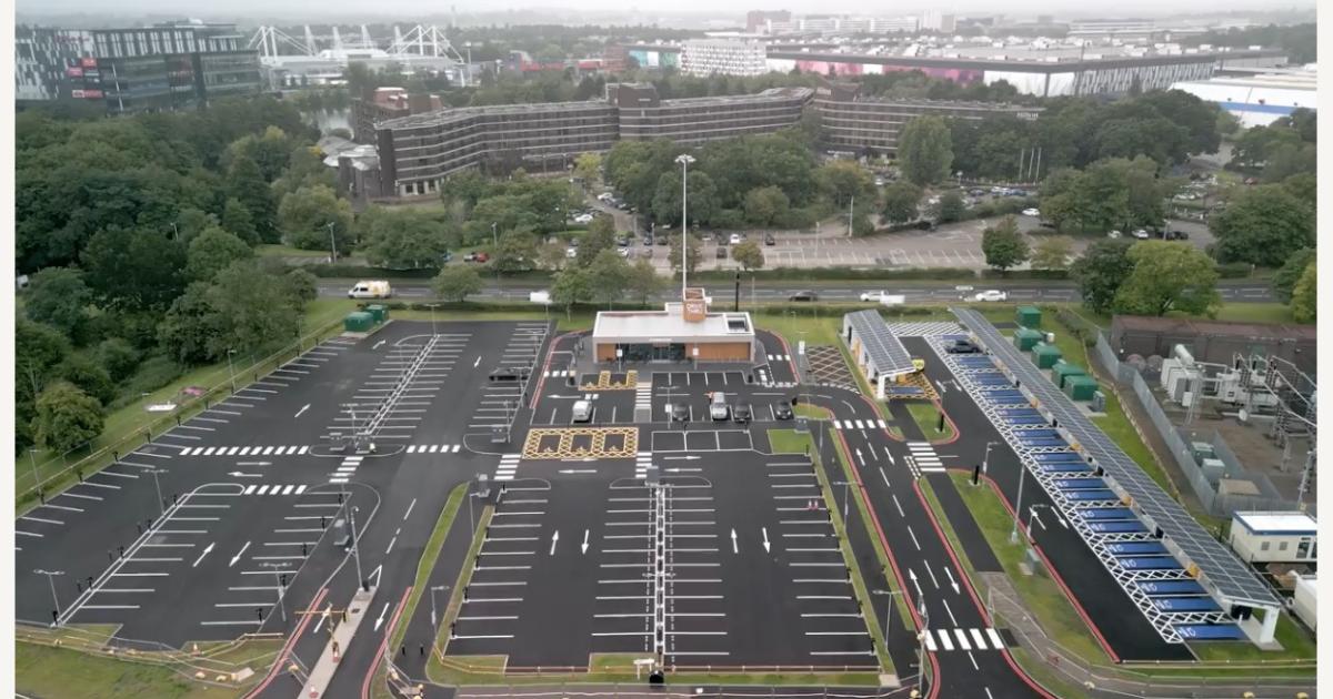 The EV Network and bp pulse unveil the UK s largest charging